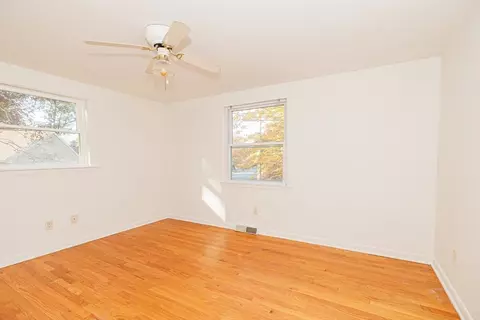 Bedroom - 63 Blueberry Hill St, Springfield, MA 01128 photo 2 of 3