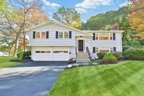 118 Albemarle Rd, Norwood, MA 02062