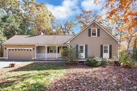 49 Duclos Dr, Agawam, MA 01030