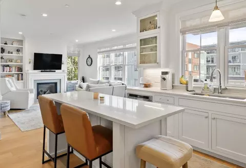 38 P St #2, Boston, MA 02127
