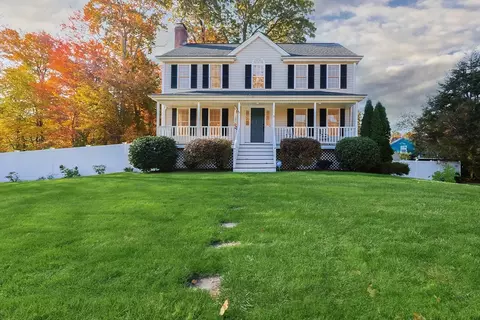 3 Kathryn Ln, Whitman, MA 02382