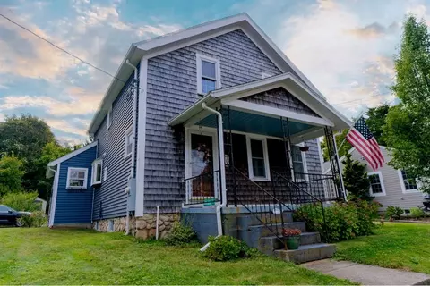 33 Maple St, Kingston, MA 02364