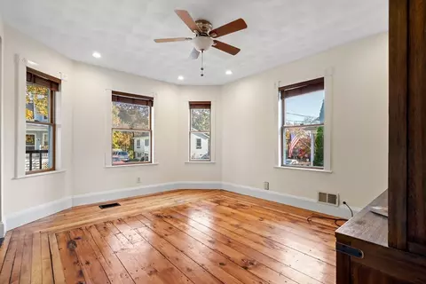 9 Doane Ave, Beverly, MA 01915 photo 4