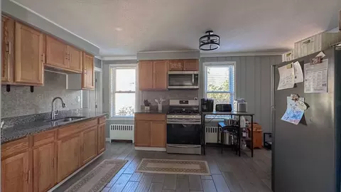114 Knight St, Fall River, MA 02723 photo 12