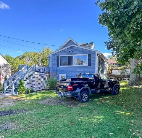 114 Knight St, Fall River, MA 02723 photo 2