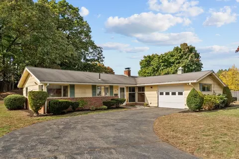 26 Mary Agnes Rd, Framingham, MA 01701