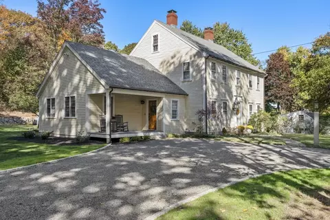 39 Story St, Essex, MA 01929
