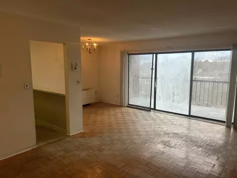 Living - 2 Summit Dr #63, Reading, MA 01867 photo 1 of 2