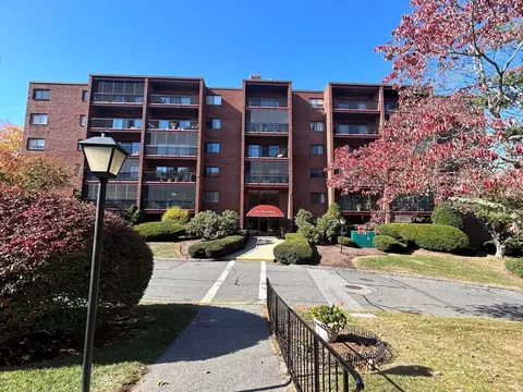 2 Summit Dr #63, Reading, MA 01867
