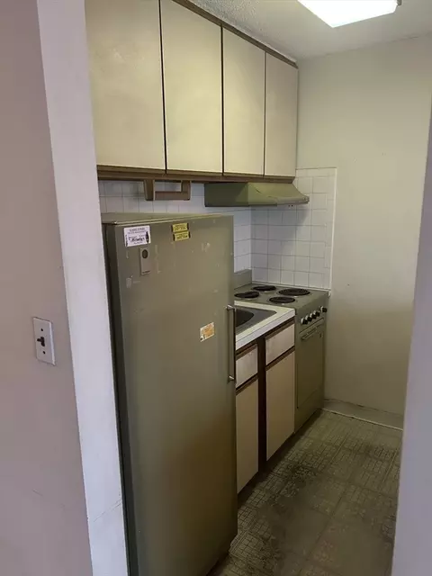 Kitchen - 2 Summit Dr #63, Reading, MA 01867 photo 1 of 1