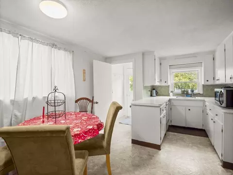 Dining - 81 Clinton St, Everett, MA 02149 photo 4 of 5