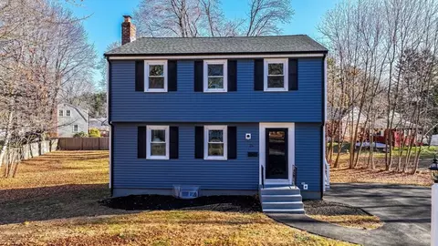 26 Oak St, Walpole, MA 02081