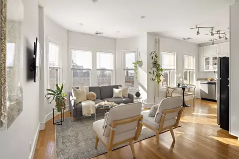 37 Revere St #8, Boston, MA 02114