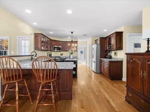 14 Silver Ledge Dr, Sutton, MA 01590 photo 9