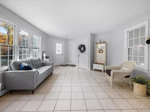 14 Silver Ledge Dr, Sutton, MA 01590 photo 10