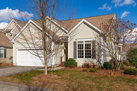 25 Arbor Glen Dr #25, Stow, MA 01775