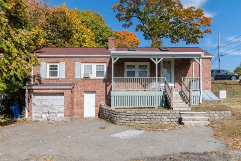 100 Pine Hl, Waltham, MA 02451