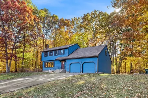 230 Irondequoit Rd, Franklin, MA 02038 photo 2