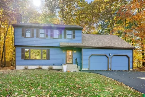 230 Irondequoit Rd, Franklin, MA 02038