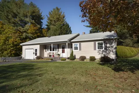 104 Sullivan Dr, Northbridge, MA 01588