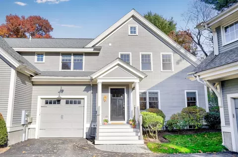 12 Journeys End Ln #12, Lexington, MA 02421