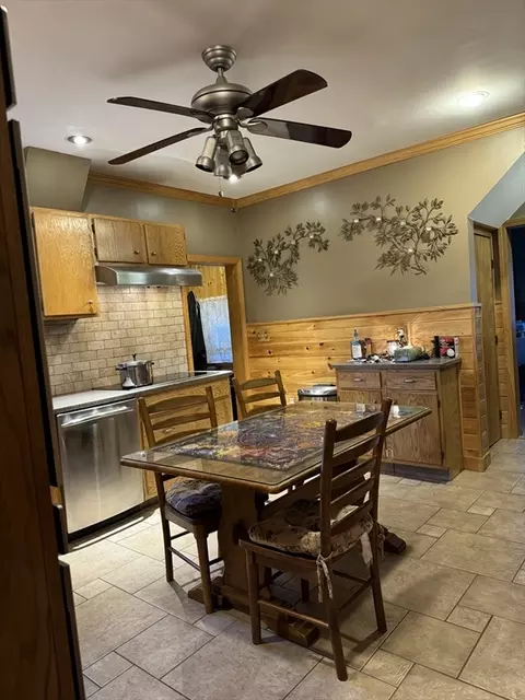 20 Central Ave, Freetown, MA 02702 photo 6