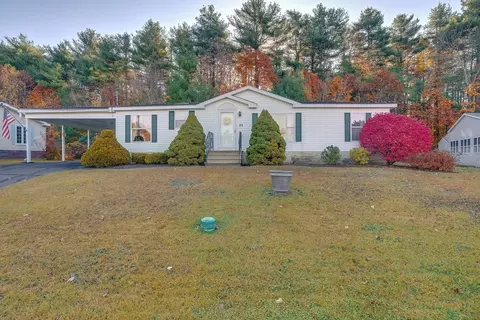 25 Bayberry Dr, Gardner, MA 01440