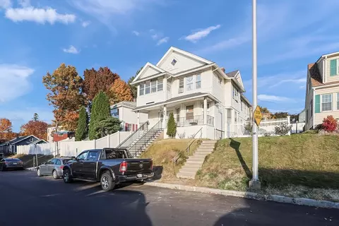 45 Standish St, Worcester, MA 01604