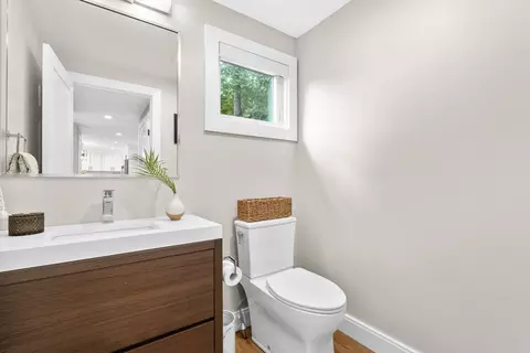 Bath - 7 Bartley St #7, Wakefield, MA 01880 photo 1 of 3