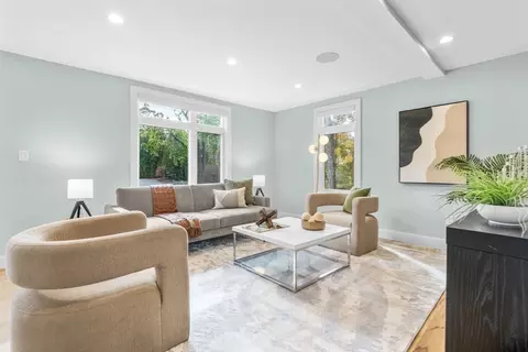 Living - 7 Bartley St #7, Wakefield, MA 01880 photo 1 of 3