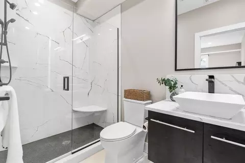 Bath - 7 Bartley St #7, Wakefield, MA 01880 photo 2 of 3