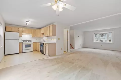 43 Ledgecrest Dr, Worcester, MA 01603 photo 5