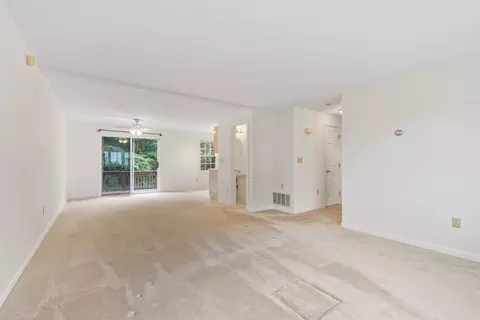 43 Ledgecrest Dr, Worcester, MA 01603 photo 9