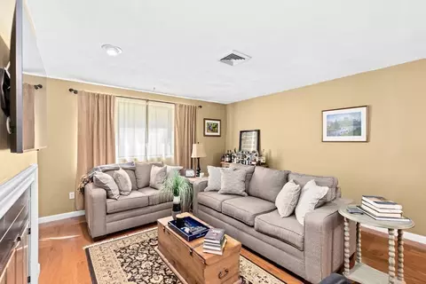 131 Forest St #E2, Saugus, MA 01906 photo 2