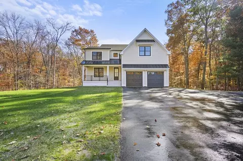 3 Patricia Dr, Seekonk, MA 02771