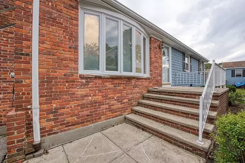 325 Bullock St, Fall River, MA 02720