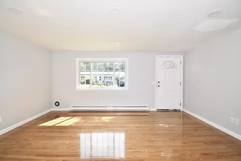 44 Thyme Ln, Springfield, MA 01129 photo 2