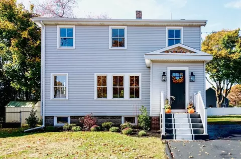4 Whipple Ave, Stoneham, MA 02180