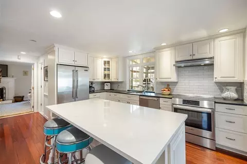 37 Pioneer Rd, Hingham, MA 02043 photo 4