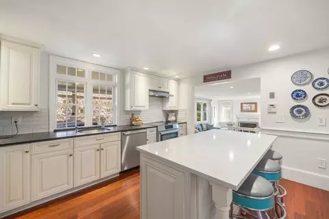 37 Pioneer Rd, Hingham, MA 02043 photo 2