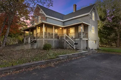 88 Elm St, Easton, MA 02356
