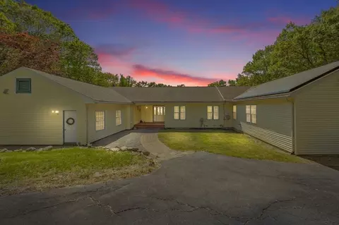 122 Pine St, Rehoboth, MA 02769