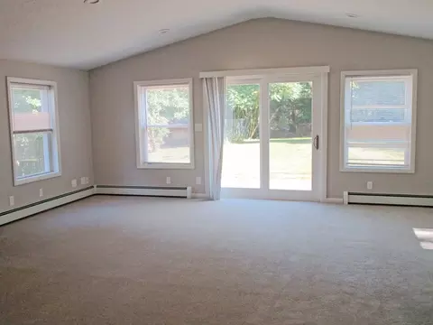 Living - 25 Barrows Rd, Worcester, MA 01609 photo 1 of 5