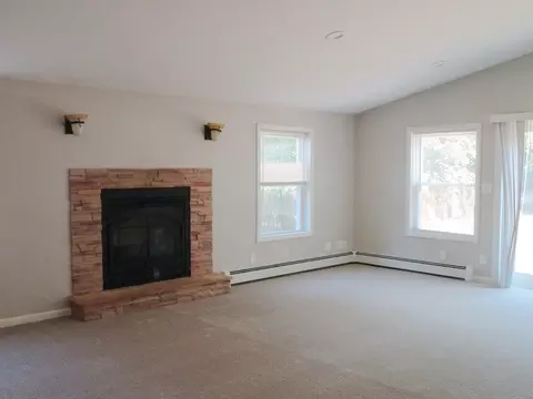 Living - 25 Barrows Rd, Worcester, MA 01609 photo 2 of 5