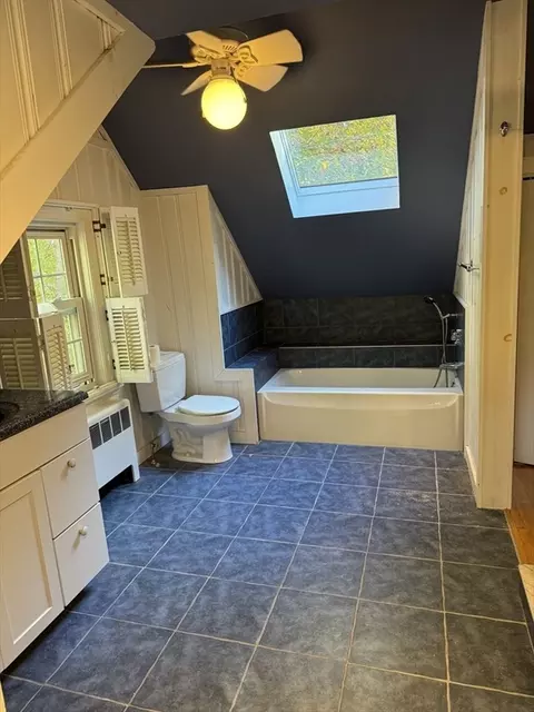Bath - 5 Westview Rd, Worcester, MA 01602 photo 1 of 1