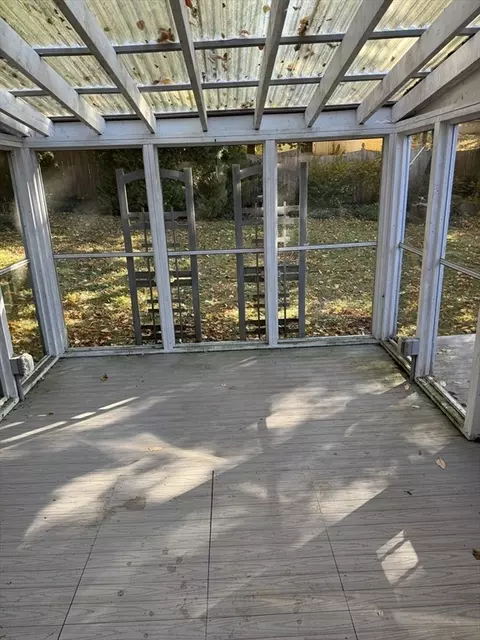Exterior - 5 Westview Rd, Worcester, MA 01602 photo 4 of 8