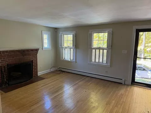 Living - 5 Westview Rd, Worcester, MA 01602 photo 1 of 2