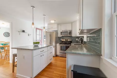 Kitchen - 6 Beth Rd, Franklin, MA 02038 photo 2 of 7