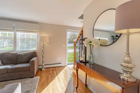 Entry Way - 6 Beth Rd, Franklin, MA 02038 photo 2 of 3