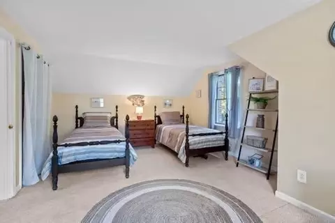 Bedroom - 737 Old Barnstable Rd, Mashpee, MA 02649 photo 3 of 5